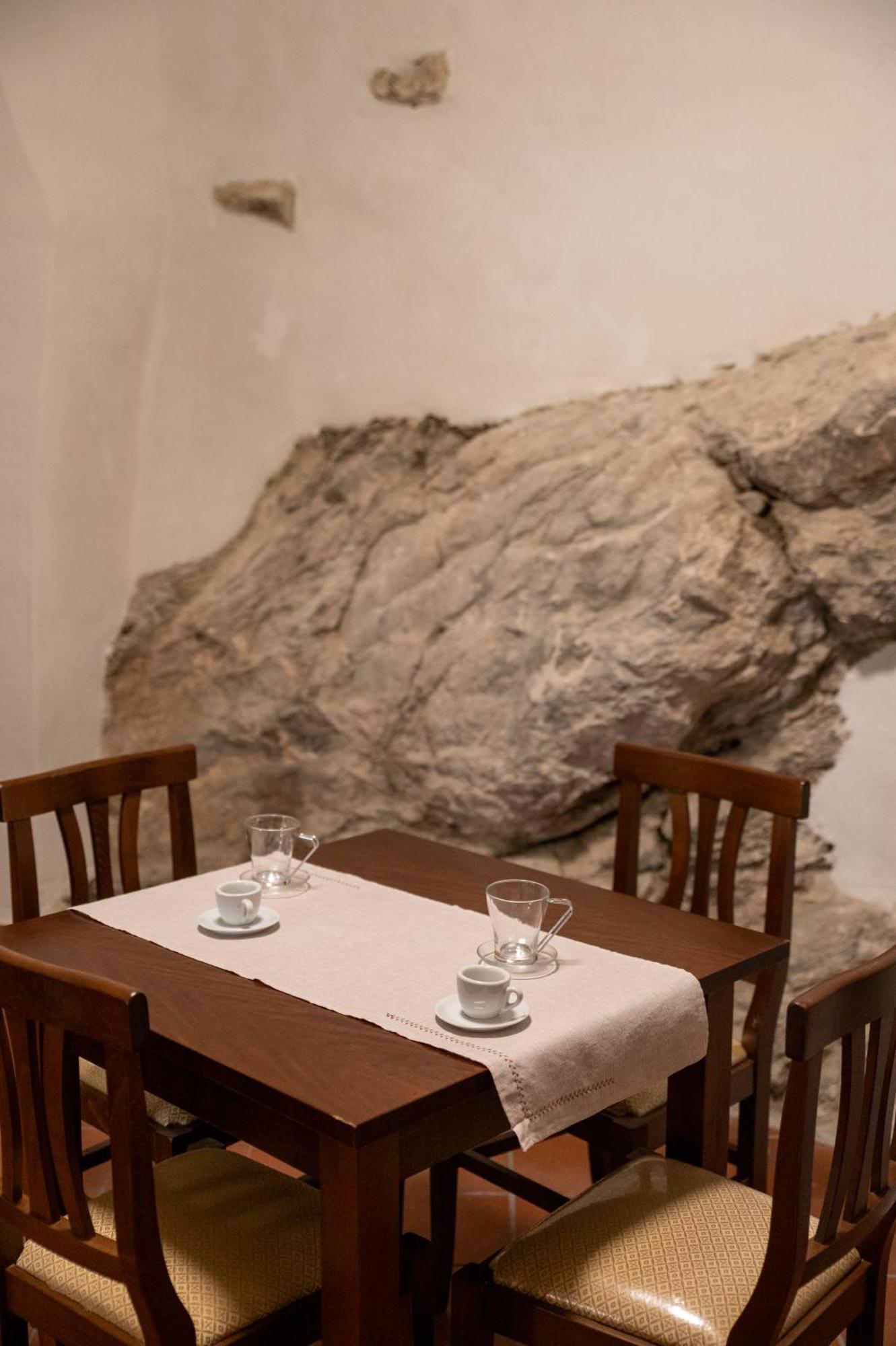 Dimora Del Borgo Affittacamere Санджинето Экстерьер фото