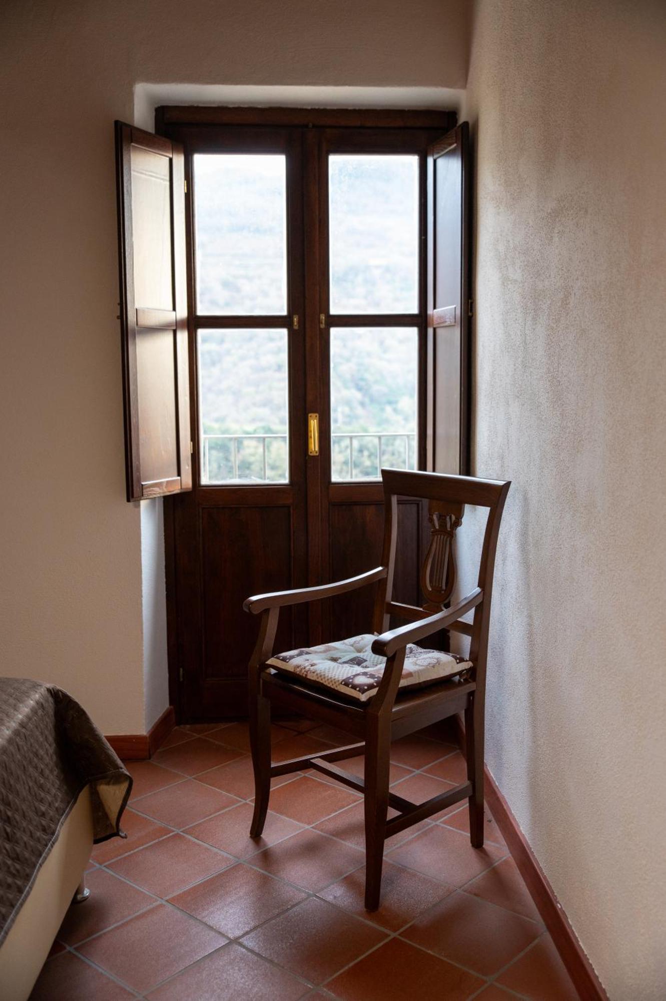 Dimora Del Borgo Affittacamere Санджинето Экстерьер фото